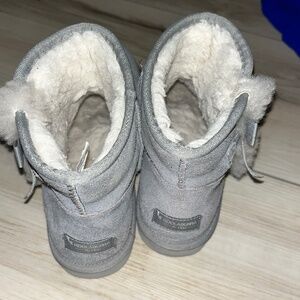 Silver/Grey Uggs